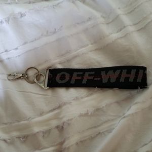 🦋🎁 Off white replica Keychain